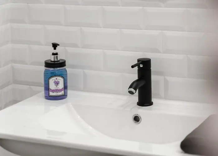 Stylish Old Town Apartment *